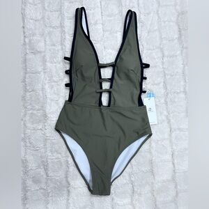 Cupshe Flirty and Strappy Plunging Neckline High Leg One-Piece Swimsuit Size S